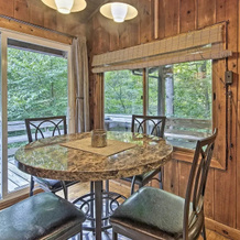 Secluded Stanardsville Cabin w/ 10 Acres & Hot Tub, 比格梅多斯 — 照片 3