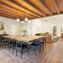 Sleeps 20! Architectural Mansion W/ Pool, Indoor Tennis Court, Game Room Starlight Estate By Avantstay, Бермуда-Дюнс — фото 5