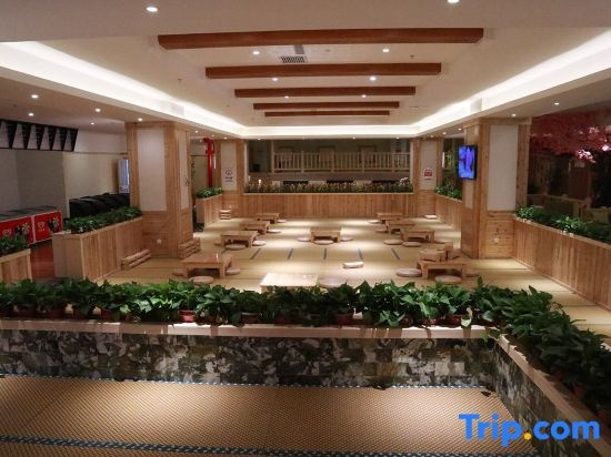 Yinyi International Hotel, 本溪 — 照片 1
