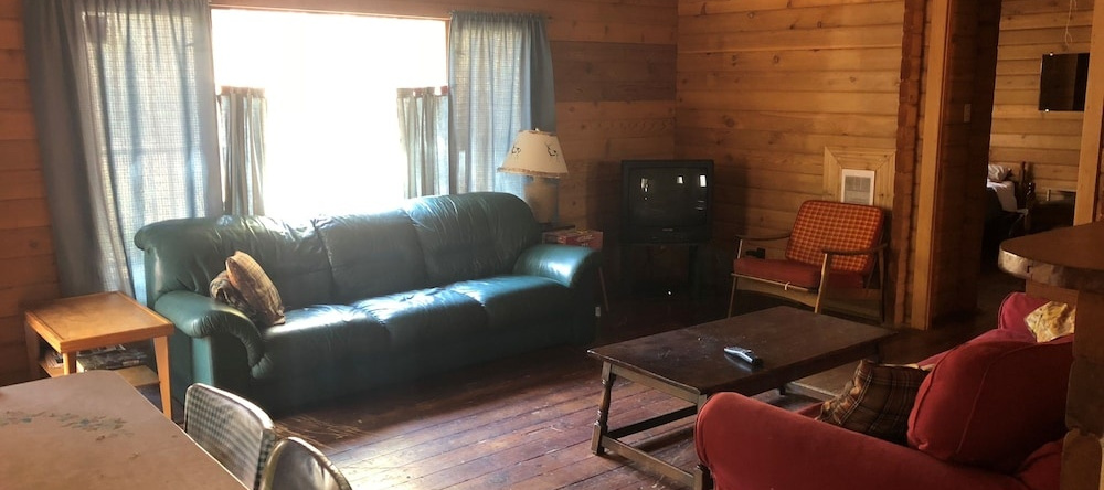 Clear Lake Village Resort, 托伦斯 — 照片 1