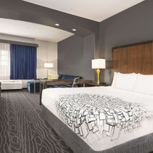 La Quinta Inn & Suites By Wyndham Mercedes Outlet Mall, Мерседес — фото 3