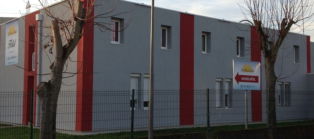 Hôtel Les Beaux Soleils, Osny — photo 1