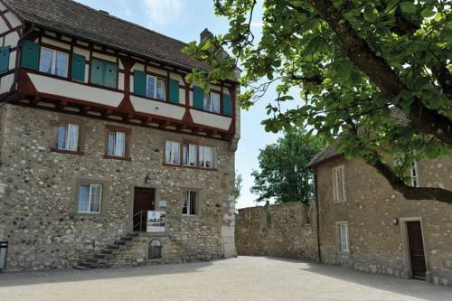 Youth Hostel Dachsen am Rheinfall, 劳芬-乌维森 — 照片 1