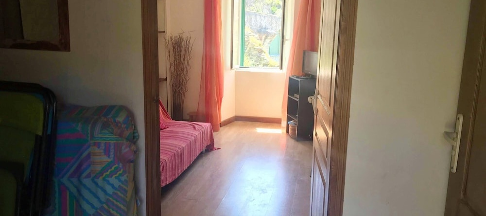 House With One Bedroom In Centuri, With Wonderful Sea View And Furnished Balcony - 20 Km From The Beach, Морсилья — фото 1
