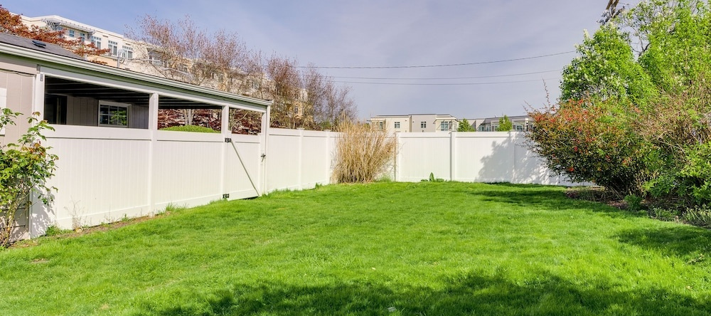 Downtown Kirkland Rental: Steps to Lake Washington, Kirkland — photo 1