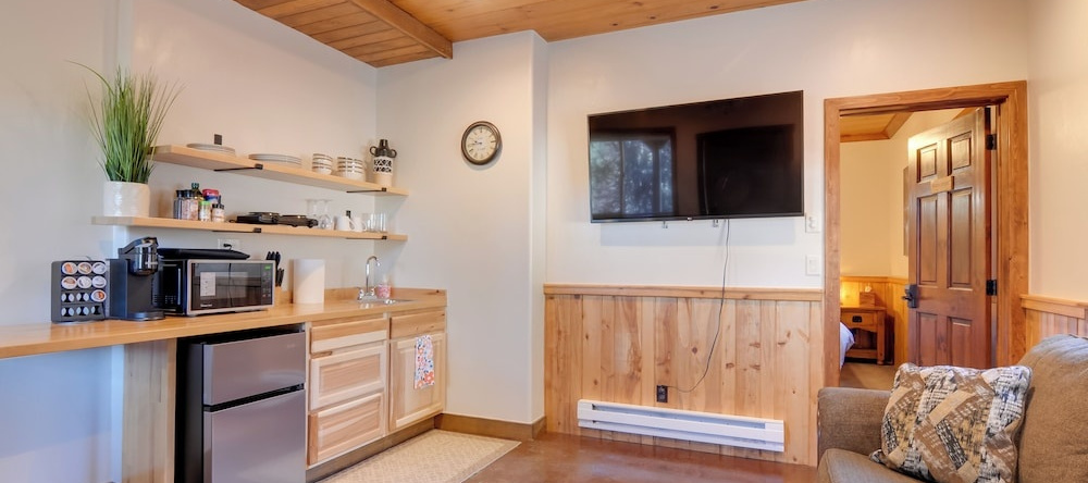 Woodsy Alton Couple's Retreat Near Bryce Canyon, 长谷交汇处 — 照片 1