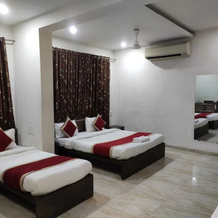 Hotel Luxura, Patan — photo 4