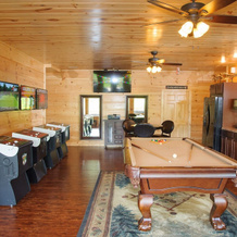 Sycamore Mansion 14 Bedroom Cabin by RedAwning, Pittman Center — photo 4