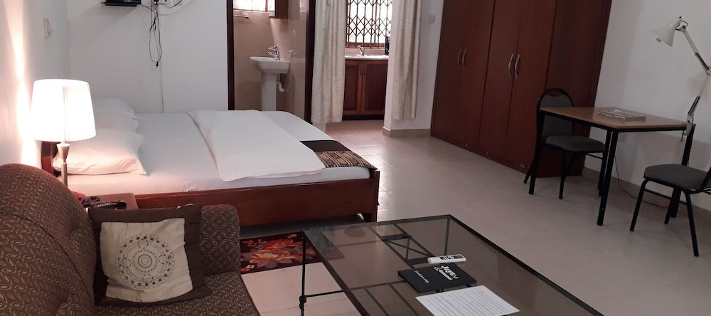 Restall Guest Lodge, Адента — фото 1