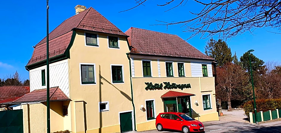 Hotel Hotwagner, Maria Enzersdorf — photo 1