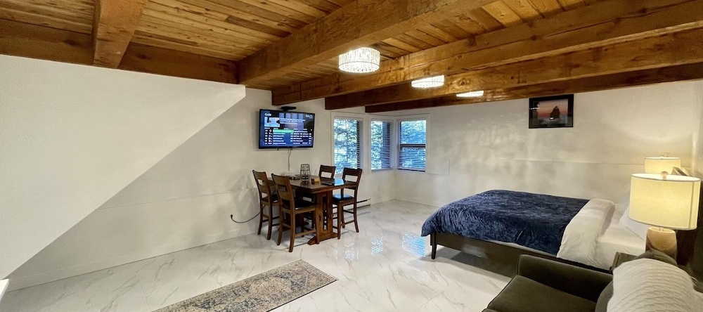 Little Bear Garden View Jean Marie Suite, Royston — photo 1