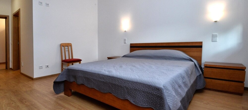 House With 6 Bedrooms in Celorico de Basto, With Pool Access, Furnishe, 塞洛里库迪巴什图 — 照片 1