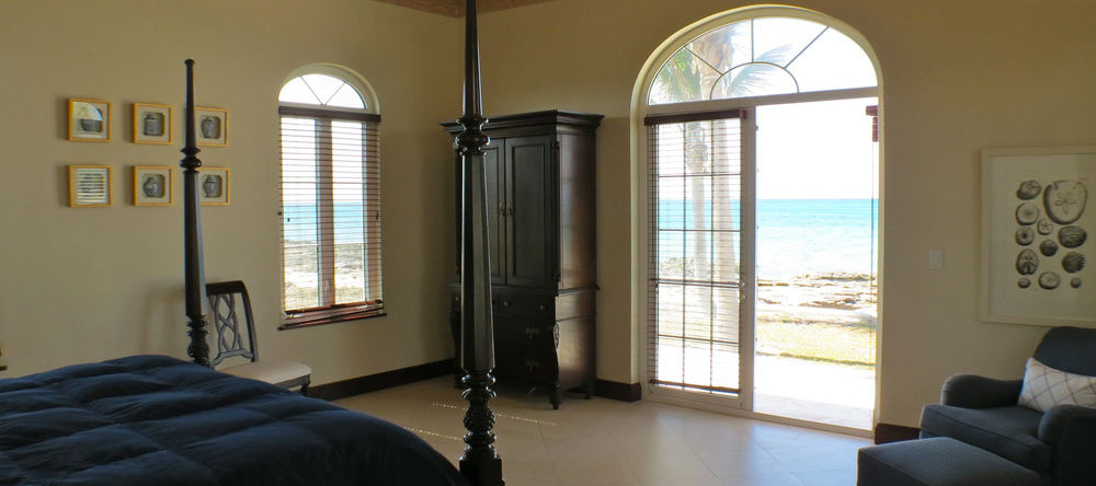 Waterside Escapes Villa, West End — photo 1