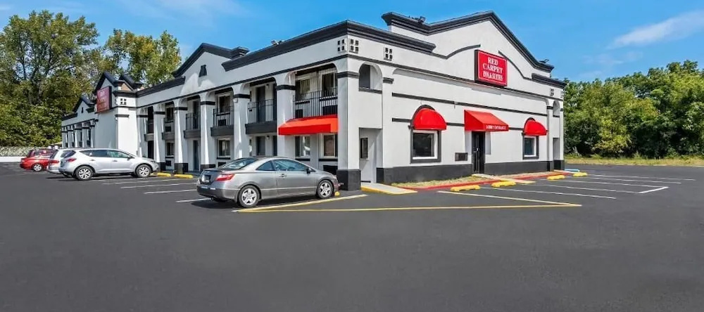 Red Carpet Inn And Suites, Белмаур — фото 1