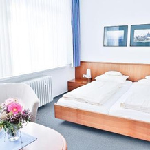Galerie-Hotel, Hotels Und Appartements Feuerschiff, Лангеог — фото 3