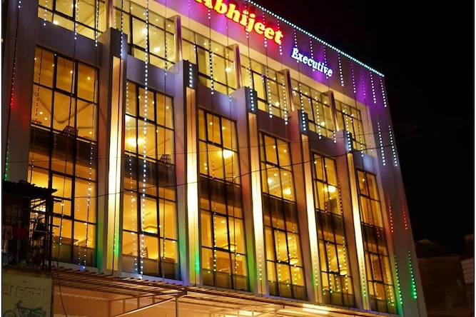 Hotel Abhijeet Executive, Барши — фото 1