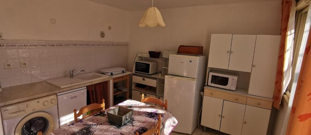Gîte chez Cécile dans le Luberon, 拉尼 — 照片 1