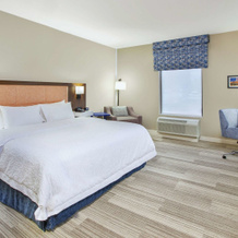 Hampton Inn & Suites Oakwood Village-Cleveland, Oakwood — photo 3