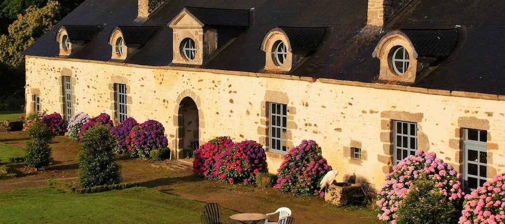 Château de la Chasse-Guerre, Hardanges — photo 1