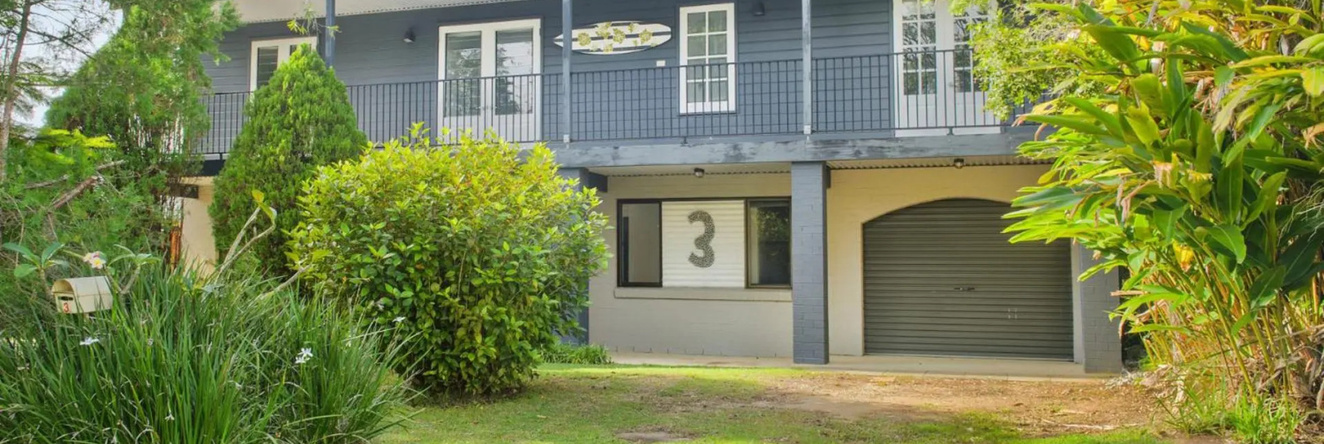 BONNY BEACH HOUSE - Holiday Accomodation with Pool, Bonny Hills — photo 1