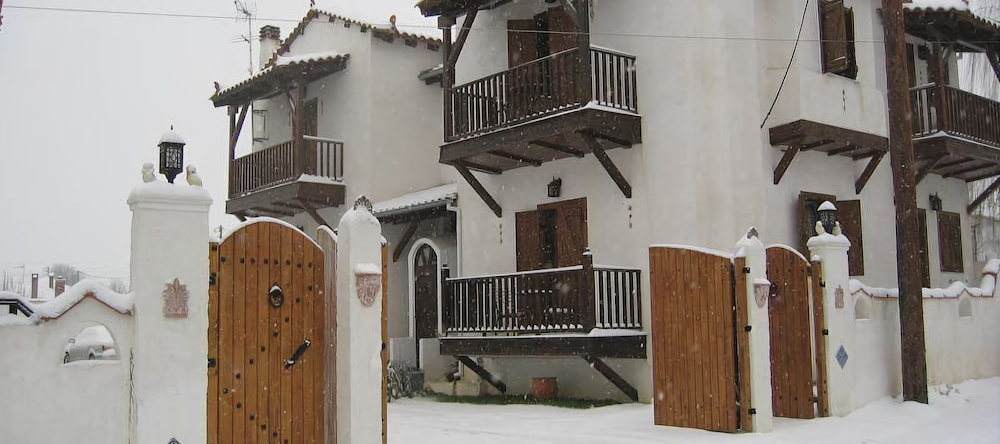 Chateaux Constantin Hotel, Sintiki — photo 1