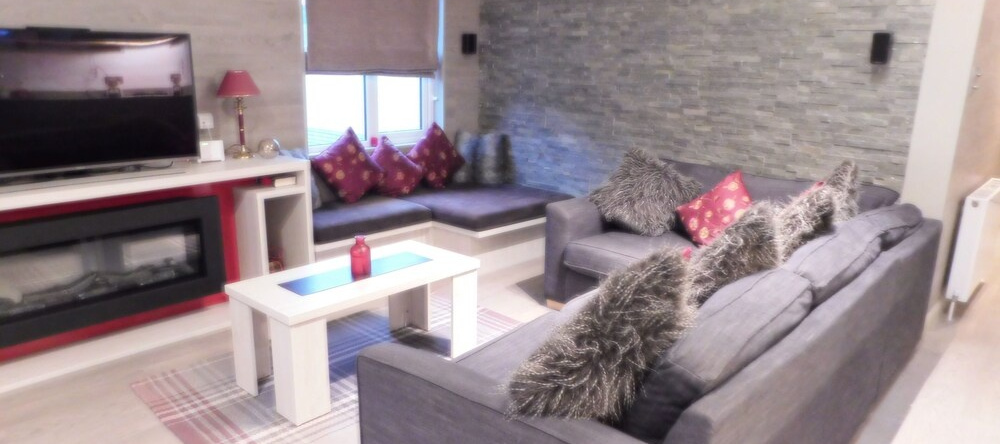 Inviting 3-bed Lodge in Norfolk, North Walsham — photo 1