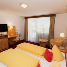 Hotel Cortina, Хёхеншванд — фото 3