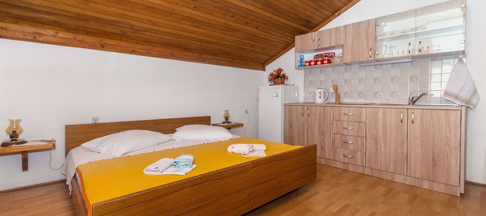 Apartments and Rooms Stjepan, 扎斯特拉日谢 — 照片 1
