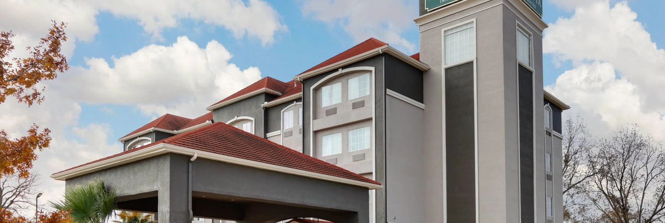 La Quinta Inn & Suites By Wyndham Lindale, Линдейл — фото 1
