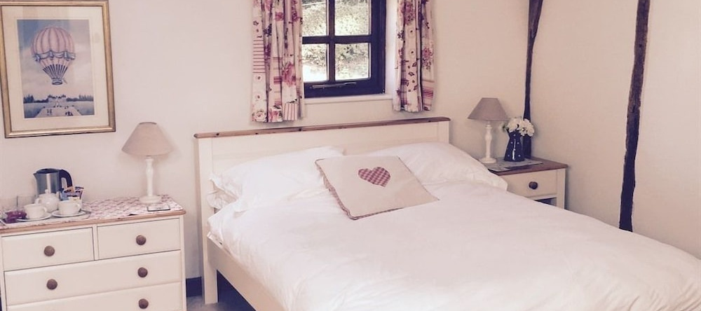 Woodend Farm House, Ledbury — photo 1