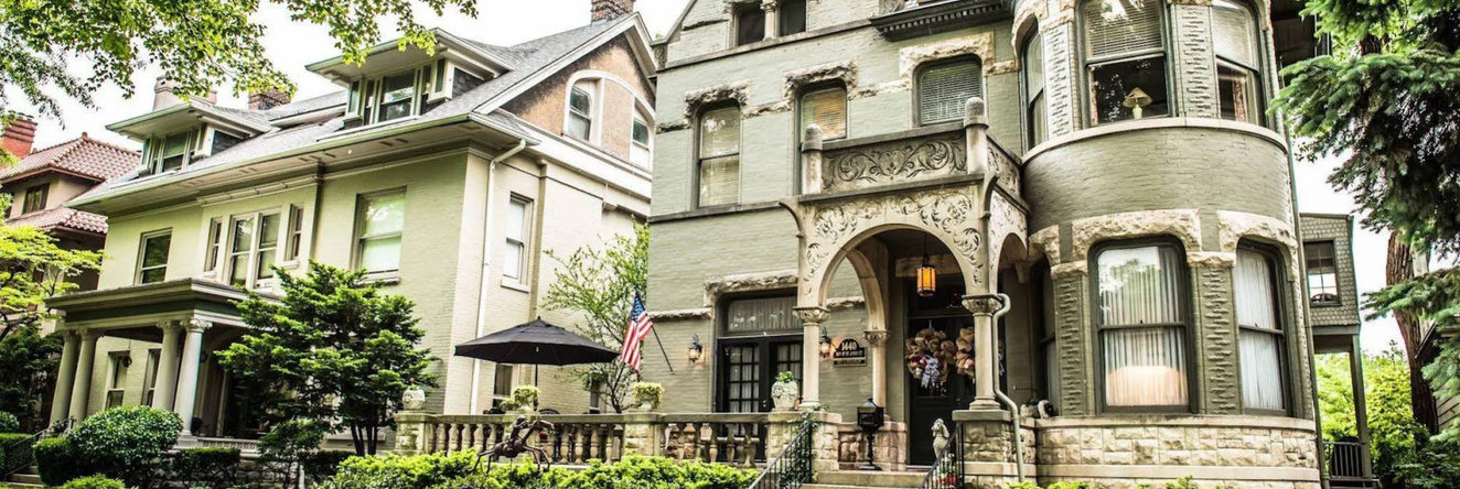 Inn At St James Court, Льюисвилл — фото 1