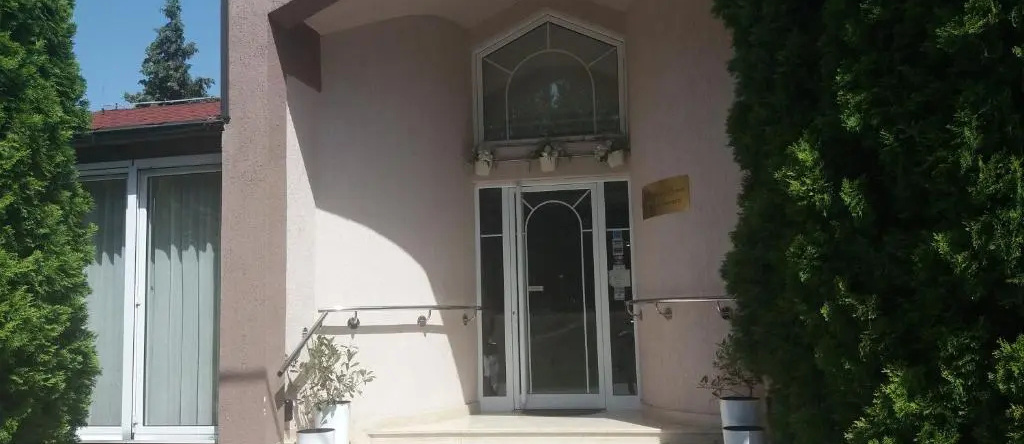 B&B Vila Bela Ruza, 斯雷姆斯卡米特罗维察 — 照片 1