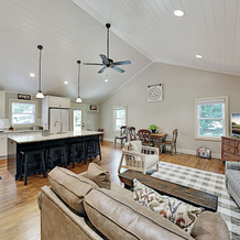 Charming Getaway W/ Luxe Interior & Screened Patio 2 Bedroom Cottage, Flat Rock — photo 2