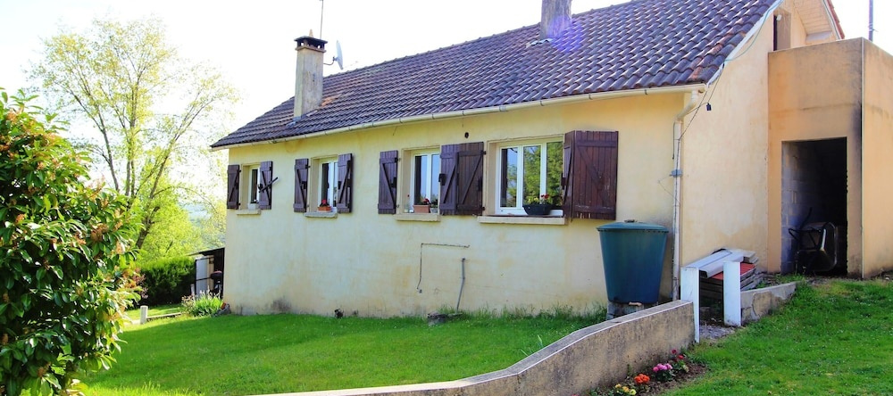 House With 2 Bedrooms in Marcillac-saint-quentin, With Enclosed Garden, 马尔西亚克圣康坦 — 照片 1
