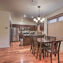 Cozy Central Glenwood Springs Condo w/ 2 Decks!, 格伦伍德斯普林斯 — 照片 3