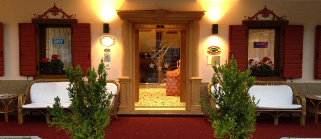 Albergo Garnì Ajarnola, 奥龙佐迪卡多雷 — 照片 1