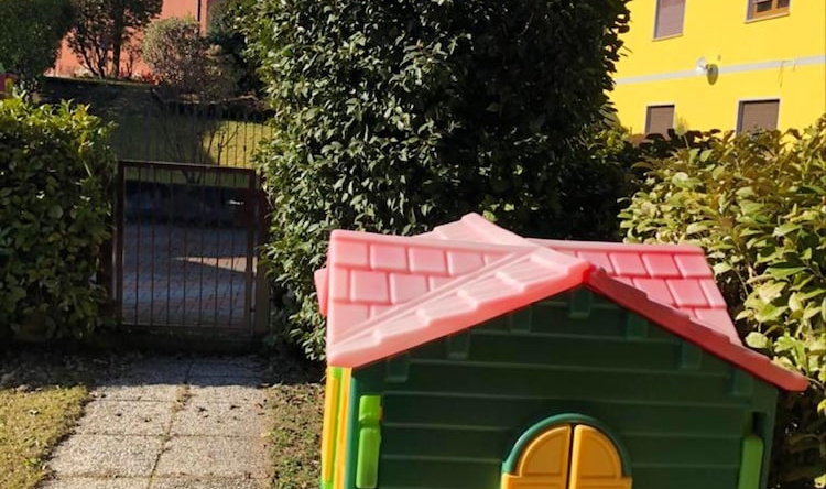 House With 3 Bedrooms in Lavena Ponte Tresa, With Enclosed Garden and Wifi Near the Beach, 拉韦纳蓬特特雷萨 — 照片 1