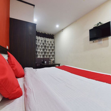 Oyo 28027 Hotel Dhruv, 雷瓦尔萨尔 — 照片 5