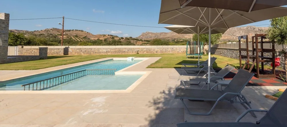 Villa Vilana With Private Pool, Кохаре — фото 1