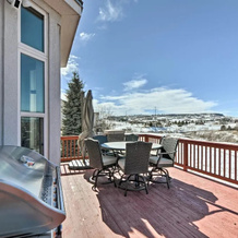 Spacious + Elegant Lone Tree Home Rental w/ Deck!, 隆特里 — 照片 4