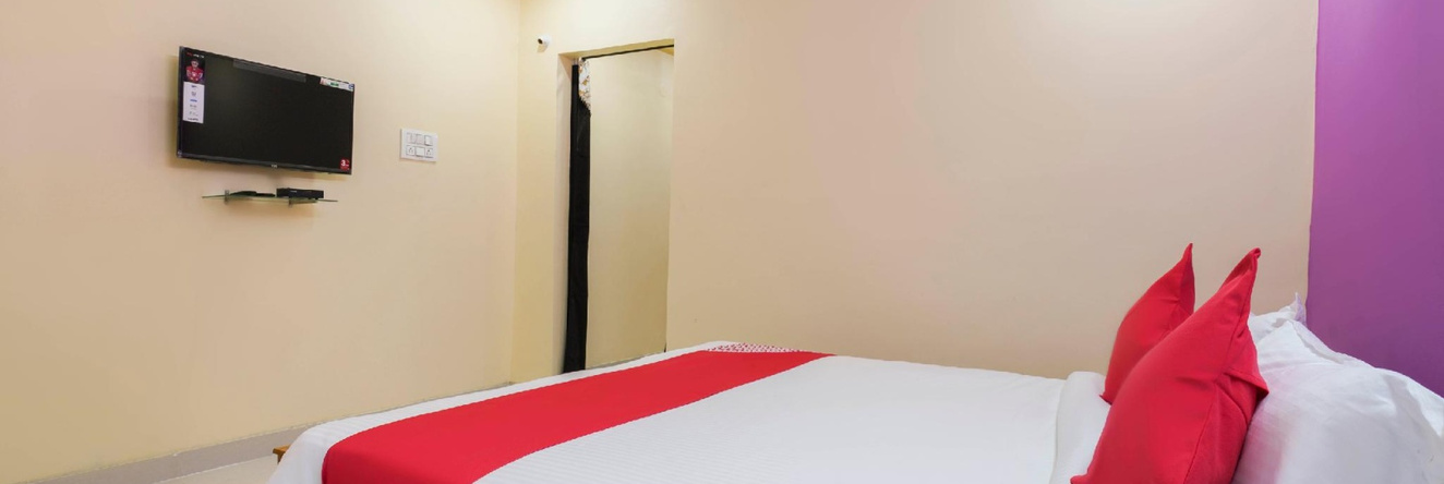 OYO 45058 V-Hotel, 卡里姆纳加尔 — 照片 1