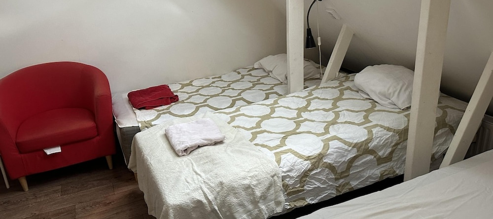 2- bed Apartment in Rosersberg, 罗塞斯贝里 — 照片 1