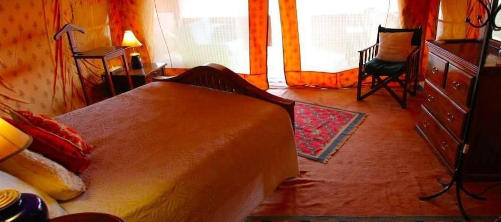 Reggie's Camel Camps, Osiyan — photo 1