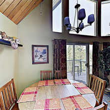 New Listing! Cozy W/ Game Room & Decks 2 Bedroom Home, 双峰 — 照片 5
