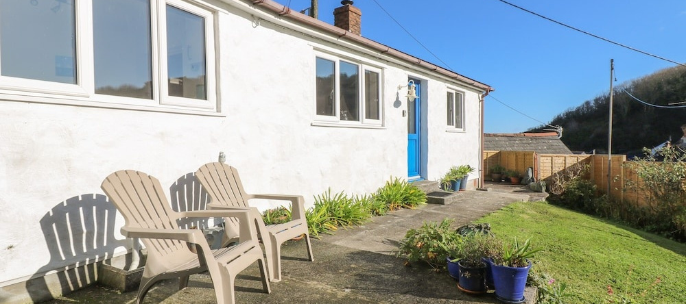 Cockle Island Cottage, Porthallow — photo 1
