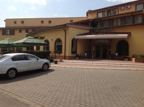Hotel Royal Urziceni, Урзичены — фото 1