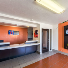 Motel 6 Uvalde, TX, 尤瓦尔迪 — 照片 2