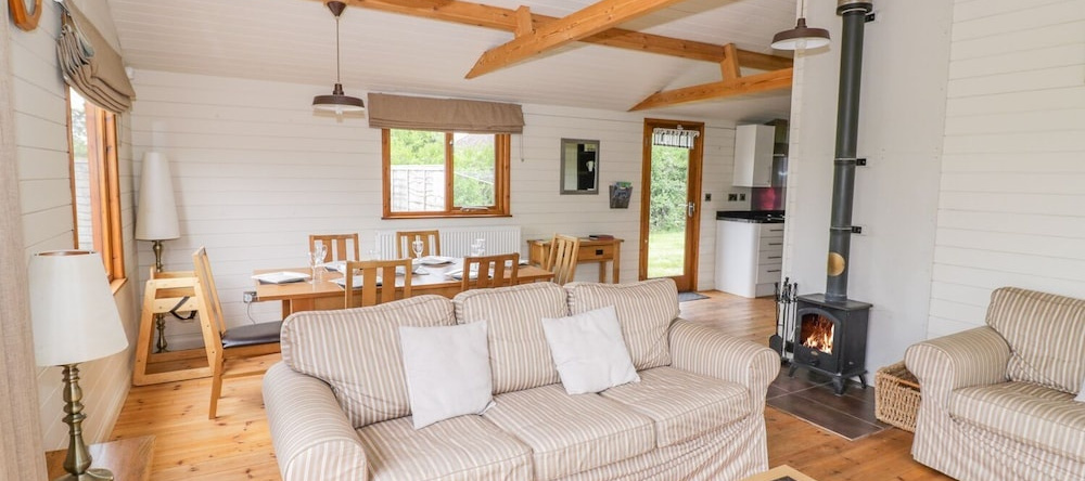 Log Cabin at Furlongs Farm, 里普尔 — 照片 1