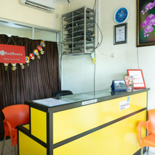 RedDoorz near H. Hasan Aroeboesman Airport, 恩德 — 照片 2