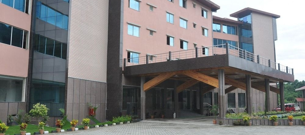 Waii Inetrnational Hotel, Итанагар — фото 1